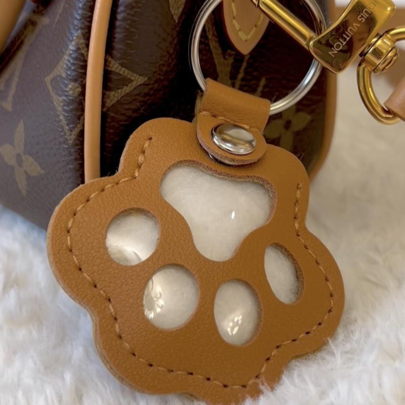 🔥50% OFF Last Day Sale Refillable Pet Hair Keychain – Premium Leather Keepsake, Portable Memorial Gift for Dog & Cat Lovers
